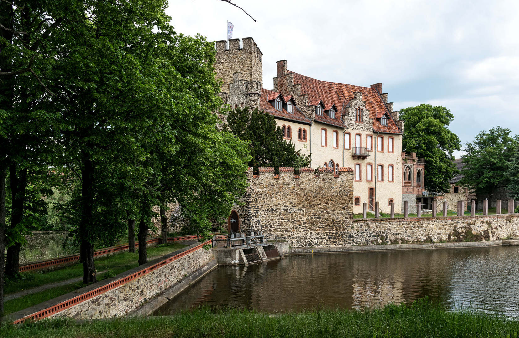 Flechtingen (2) Das Wasserschloss.