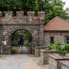 Flechtingen (3) Eingangspforte zum Wasserschloss.