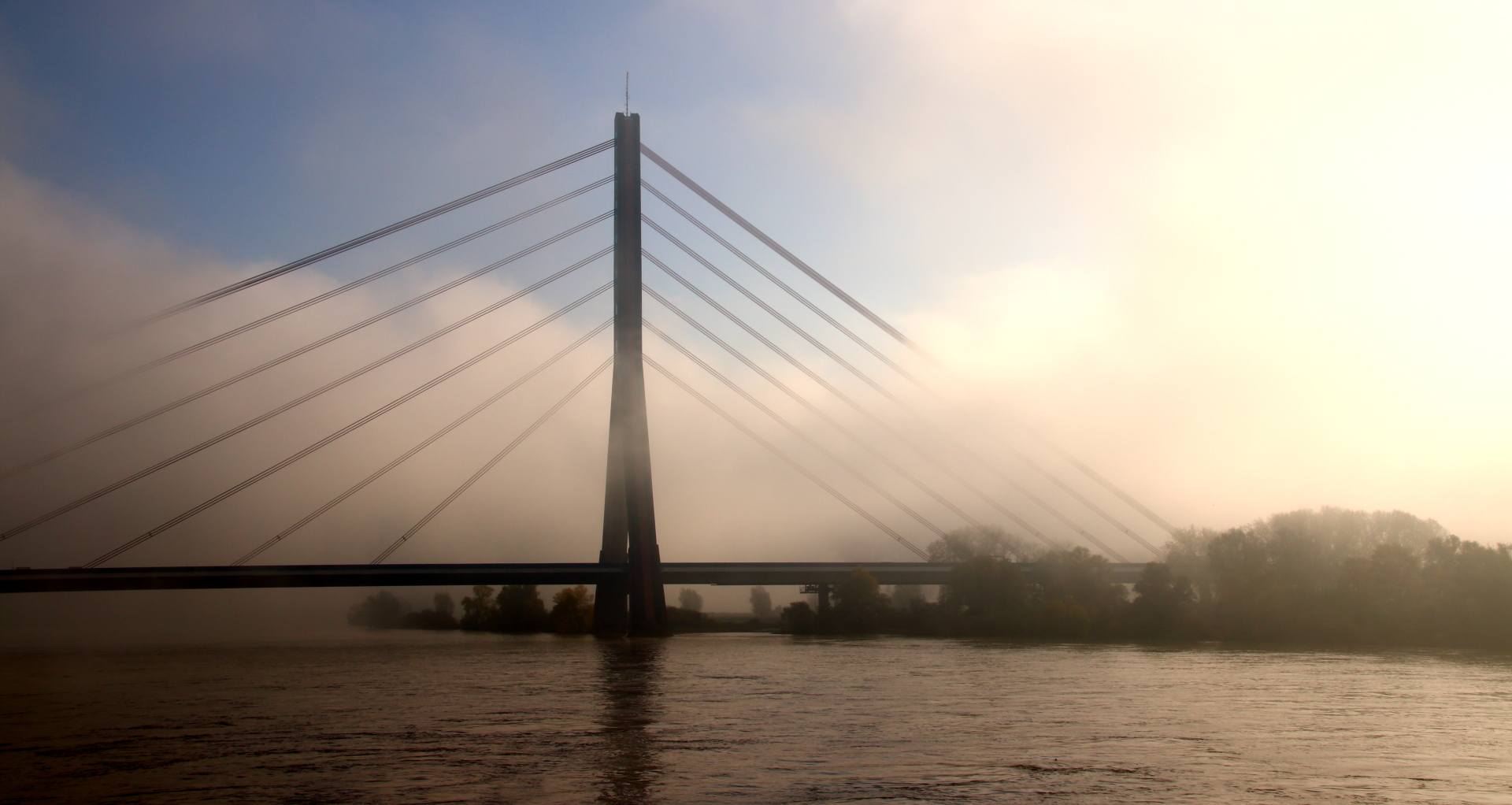 Fleher Brücke, Düsseldorf im Nebel
