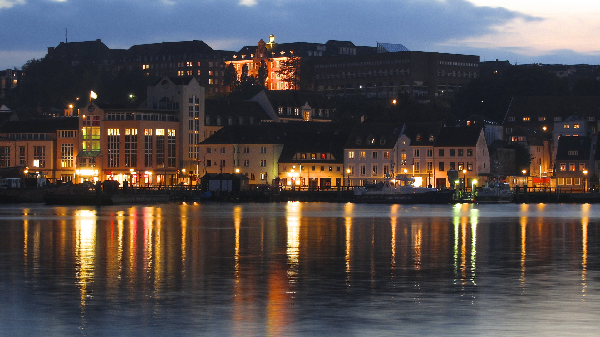 Flensburg Abendstimmung am Hafen. Foto & Bild jahreszeiten, natur