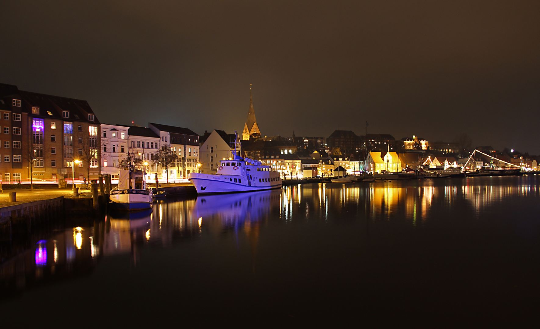 Flensburg an der Hafenspitze @ night