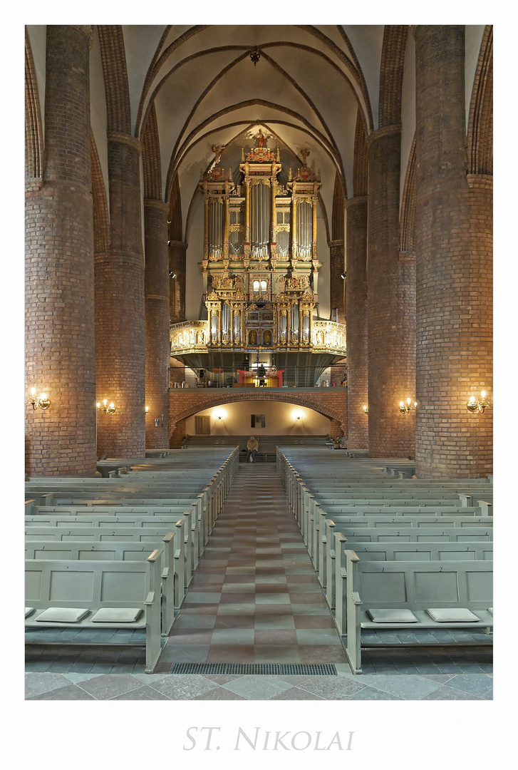 Flensburg - St. Nikolaikirche " Blick zur Orgel ...."