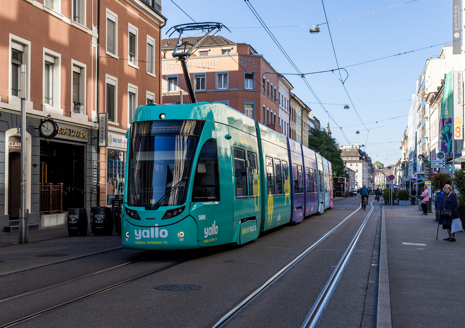 Flexity # 5009 "Yallo" am "Auld Dubliner" in der Clarastrasse