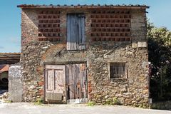 Flickarbeit Fassade, Corsanico, Italien
