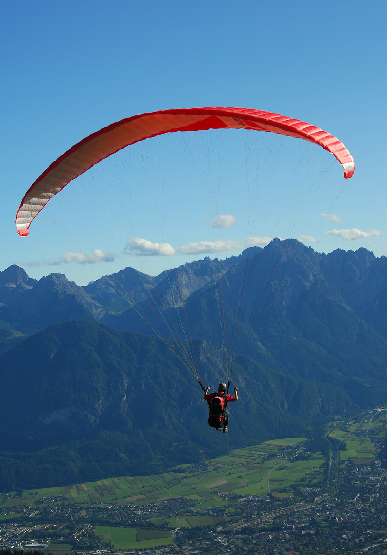 Flieg schneller oder rechts ran!