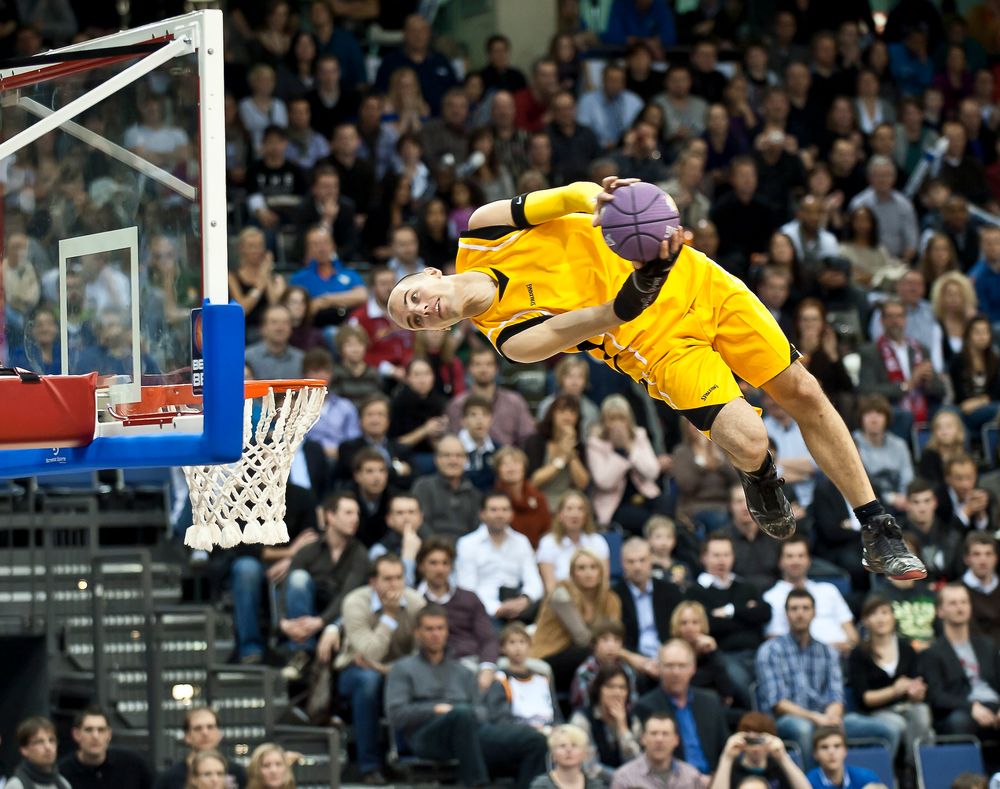 Fliegend getroffen, Allstar Game Trier 2012 von Gerd Käser 