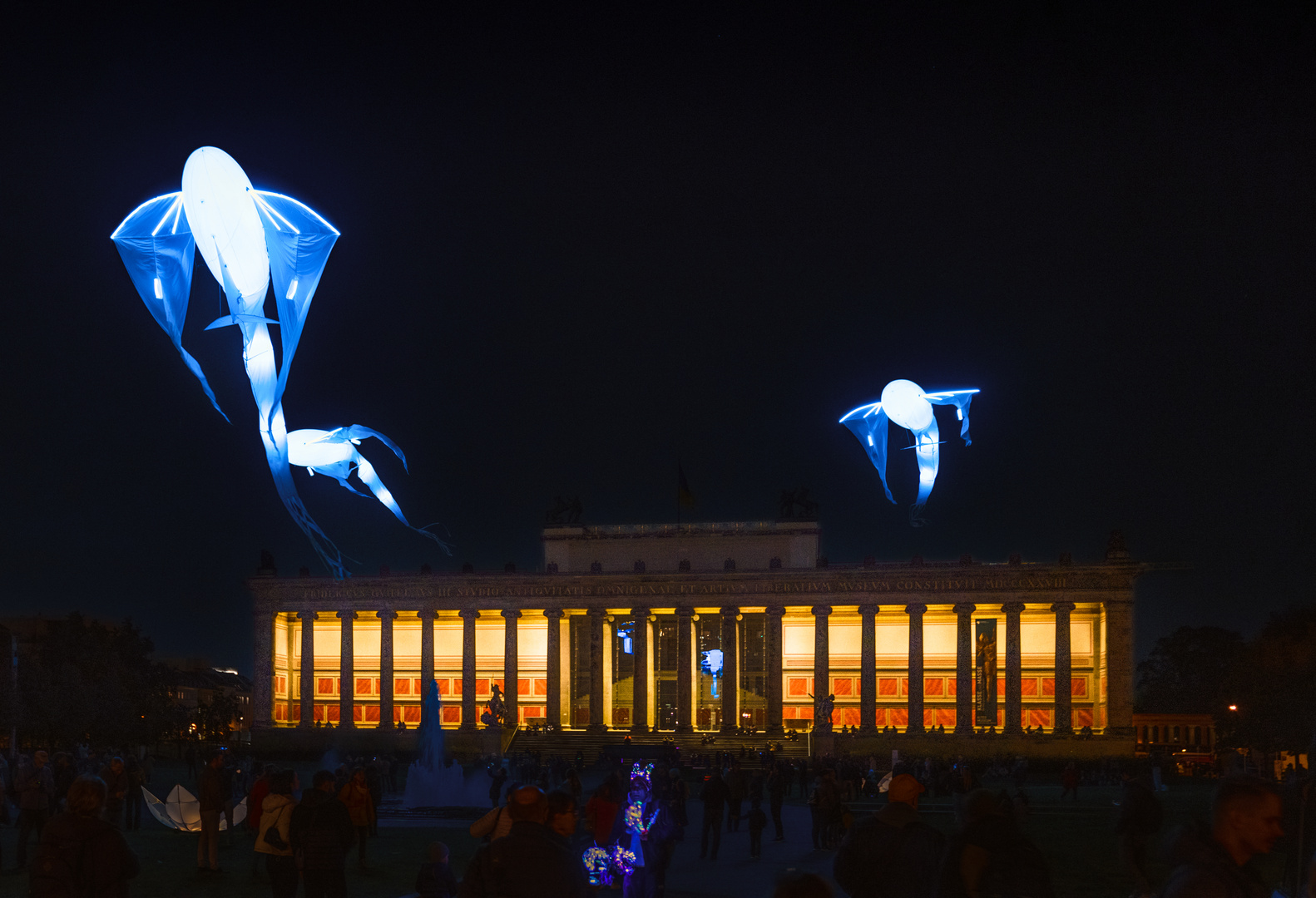 Fliegende Fische im Lustgarten Berlin