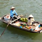 fliegende Händlerin in der Halong Bay