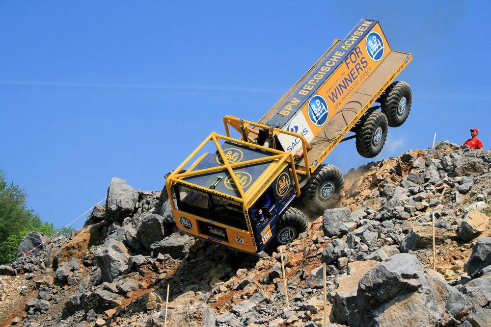 Fliegende LKWs beim Truck Trial