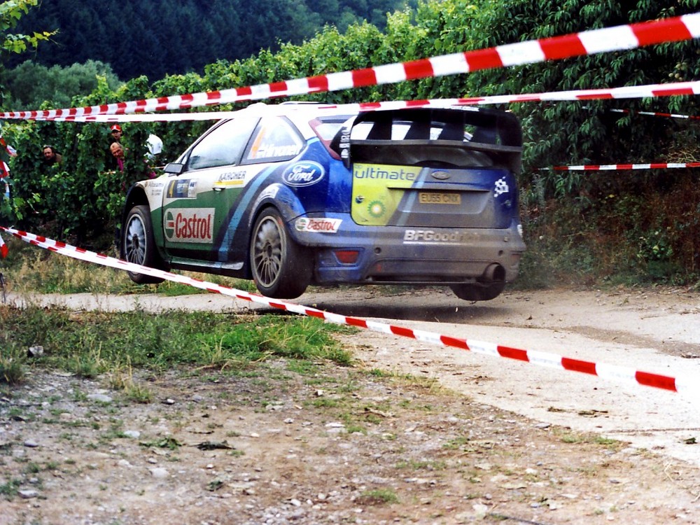 Fliegender Finne in den Weinbergen - WRC Trier 2006