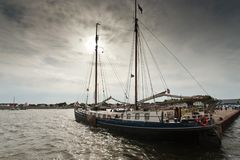 "Fliegender Holländer" im Hafen Vitte