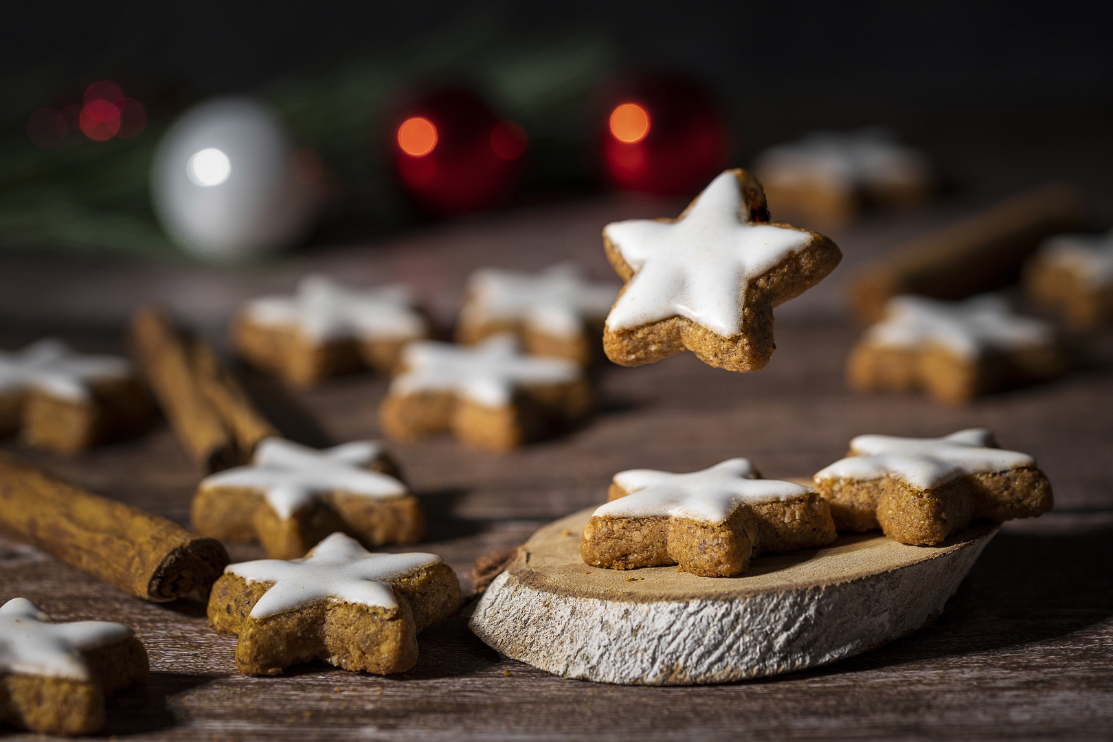 Fliegender Zimtstern Foto & Bild deutschland, europe, stillleben