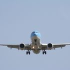 Flieger im Landeanflug auf den Airport Hannover