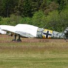 Flieger mit Mund-, Nasenschutz