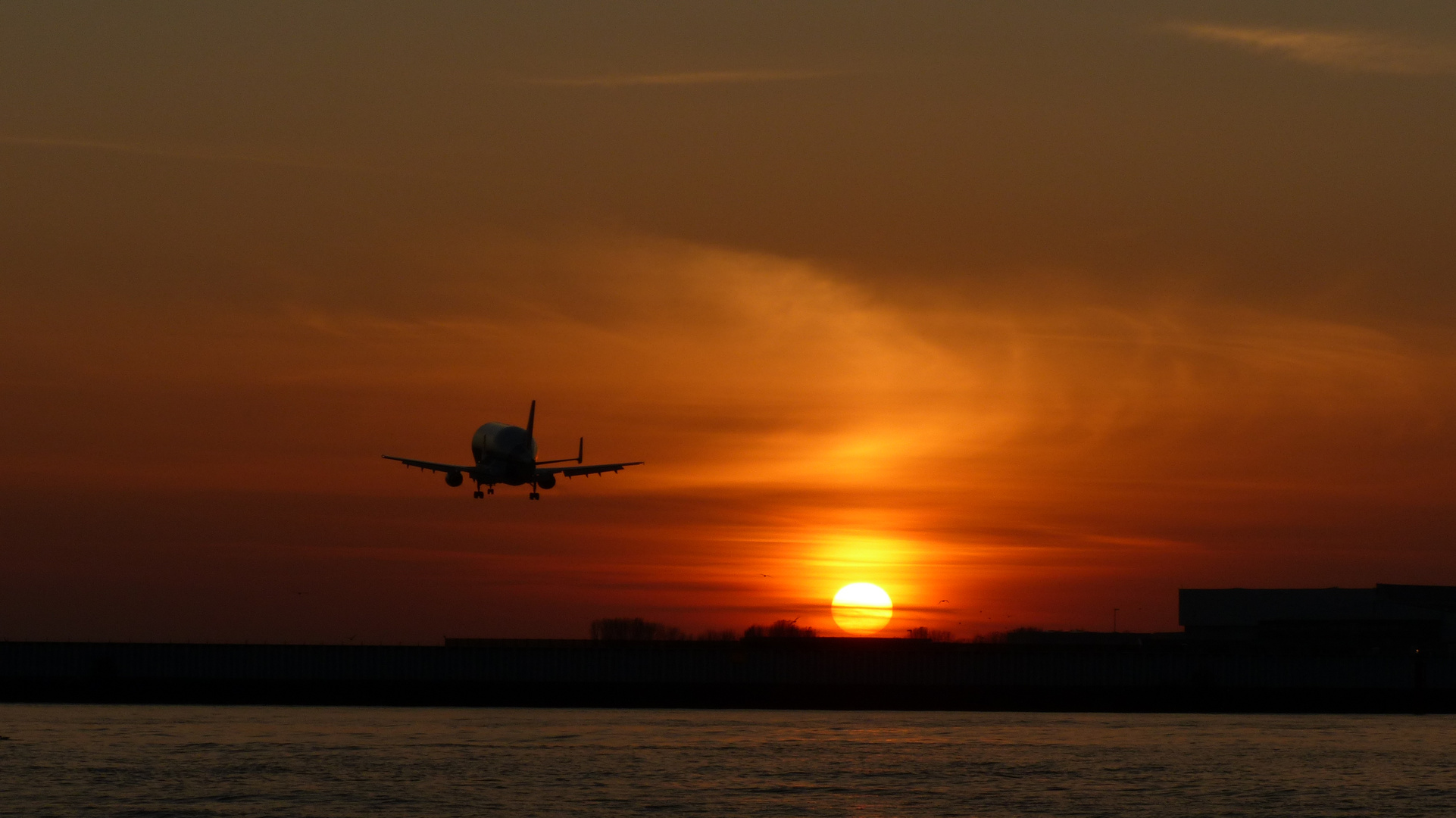 Flieger und Sonne