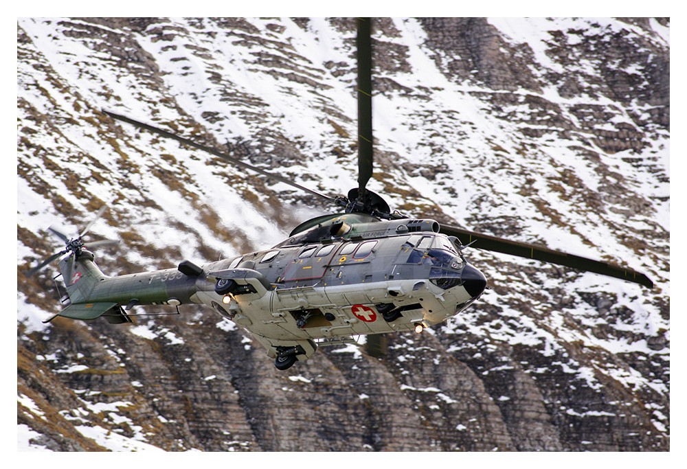 Fliegerschiessen in der Schweiz über der Axalp (2)