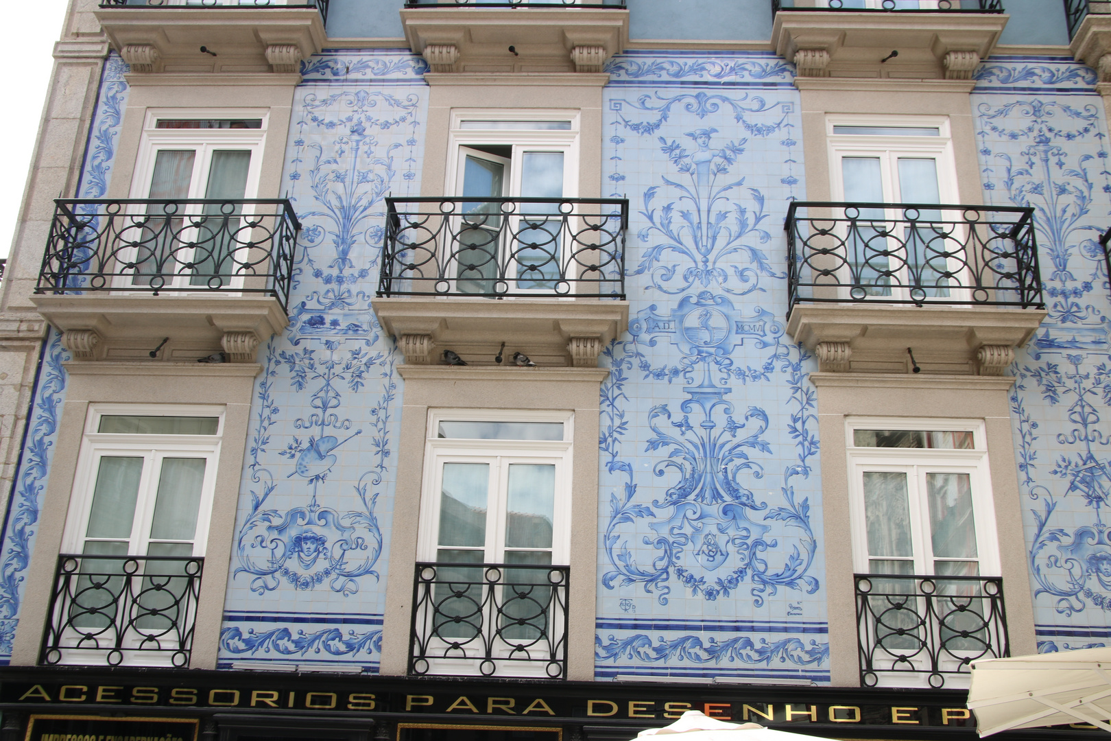 Fliesenfassade in Porto