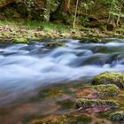 Fließend Wasser im Frühling