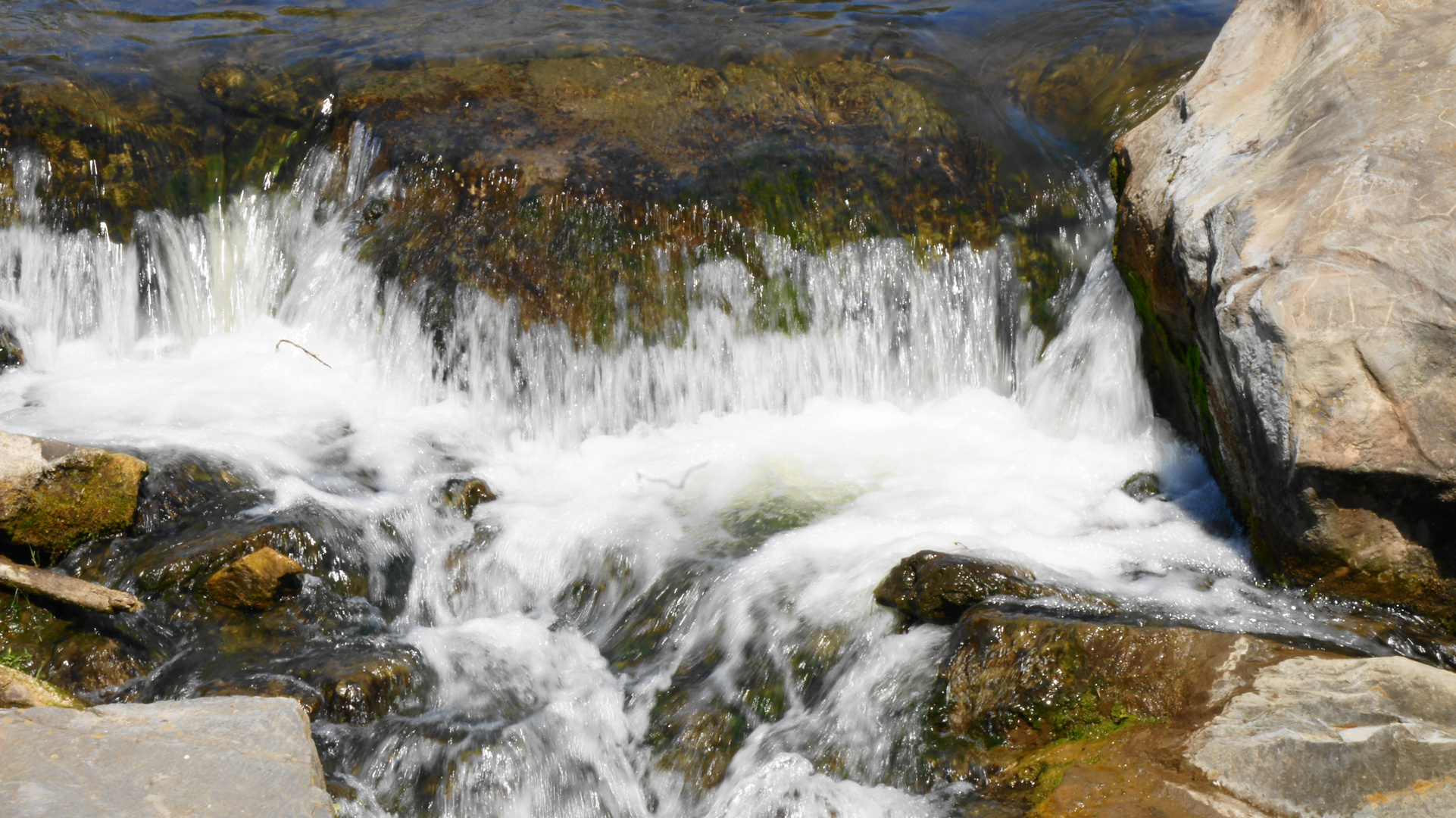 Fließende Wasser