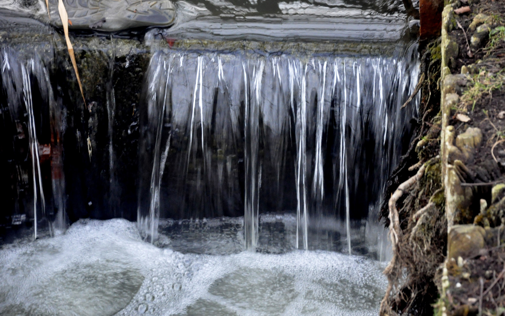 fliessendes kaltes Wasser