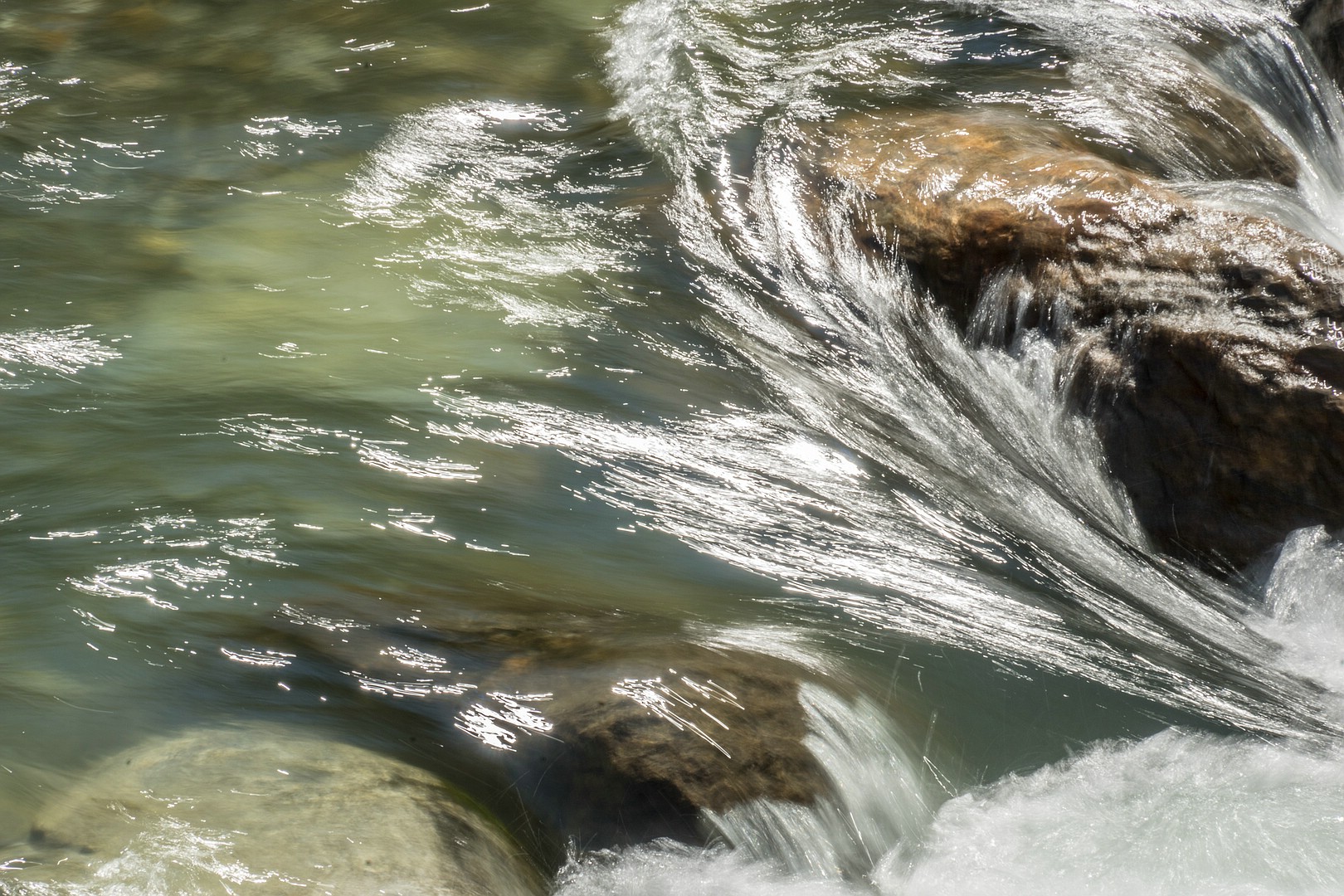 Fliessendes Wasser erzählt Geschichten 04