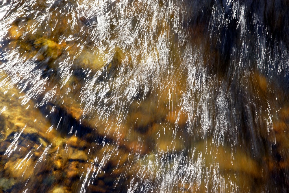 Fliessendes Wasser erzählt Geschichten ! #1