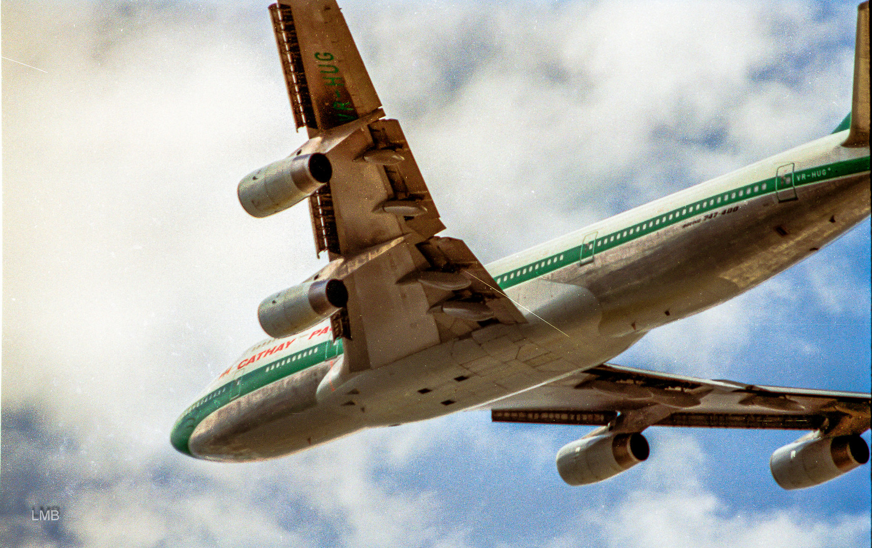 Flight maneuvers over Kai Tak