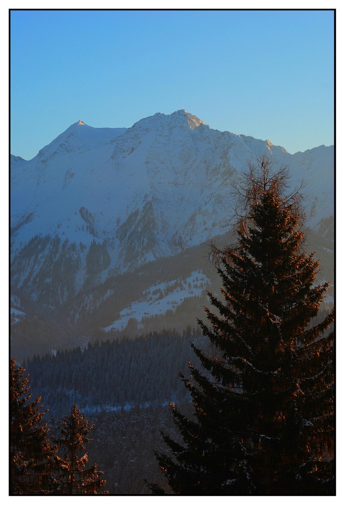 Flimser Berge im Sonnenschein