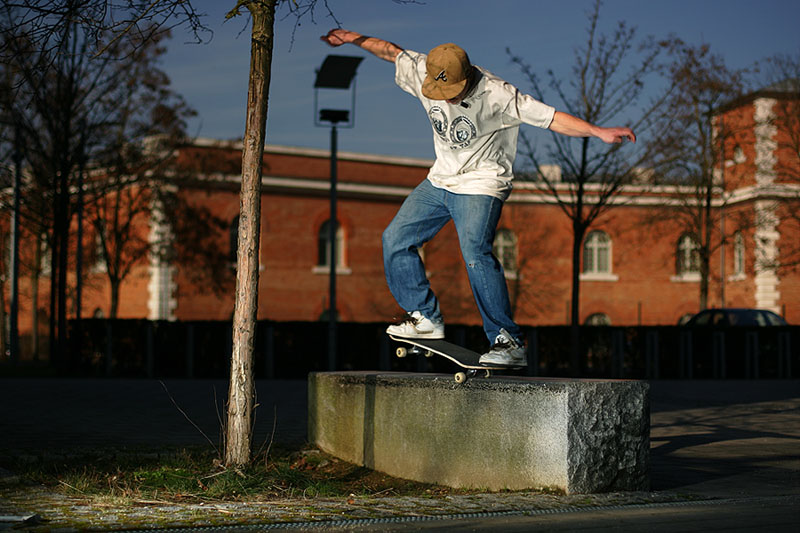 flip to bs nosegrind