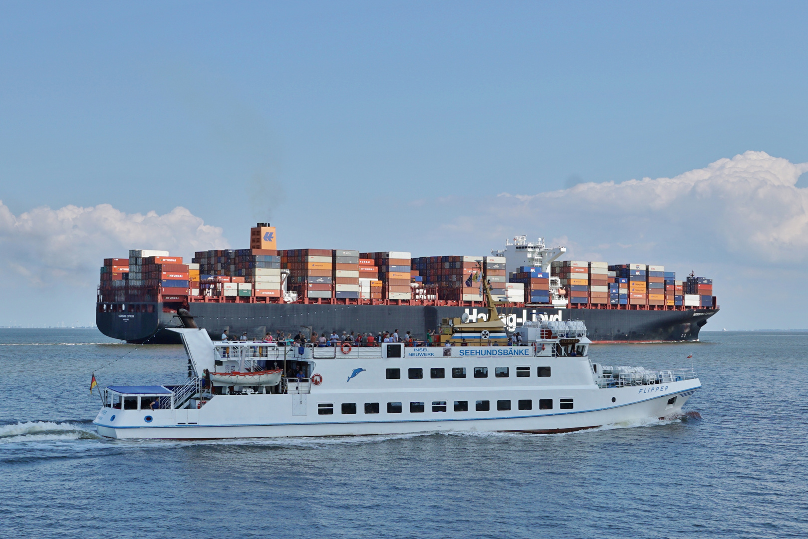 Flipper So Lang Wie Die Hamburg Express Foto Bild Schiffe Und Seewege Motorschiffe Containerschiffe Bilder Auf Fotocommunity
