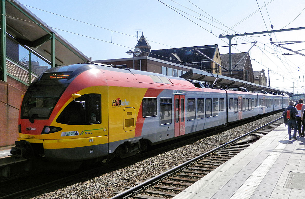 FLIRT Triebwagen der HLB in Gießen