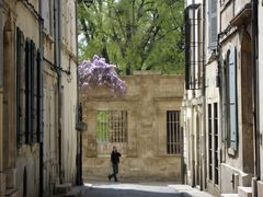 Flâner dans les ruelles d'Arles ...