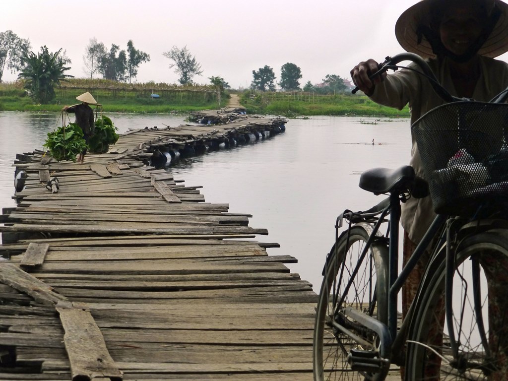 FLOATING BRIDGE