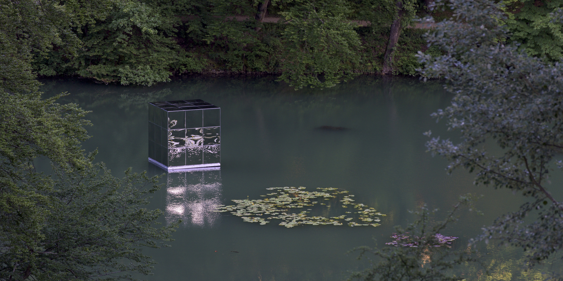 Floating Cube Arlesheim