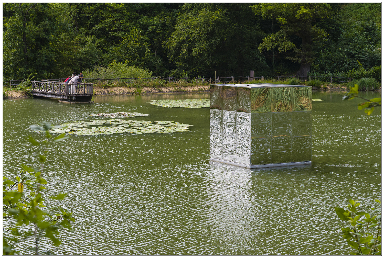 Floating-Cube (auf dem Wasser schwebend).....