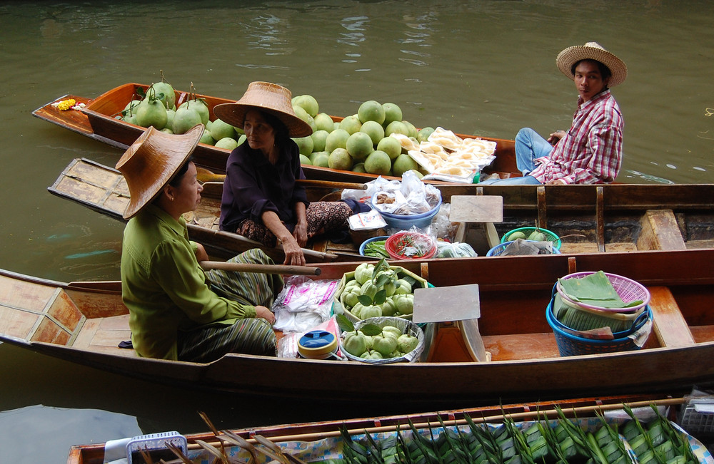 Floating market