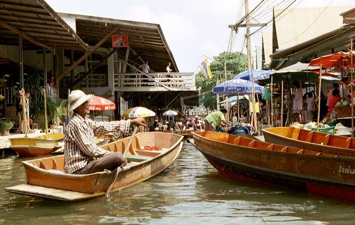 Floating Market