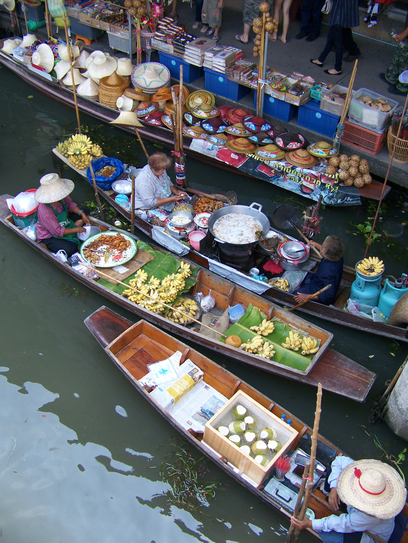 Floating Market Damnoen Saduak