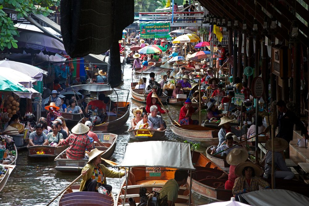 Floating Market Damnoen Saduak bei Bangkok, Thailand