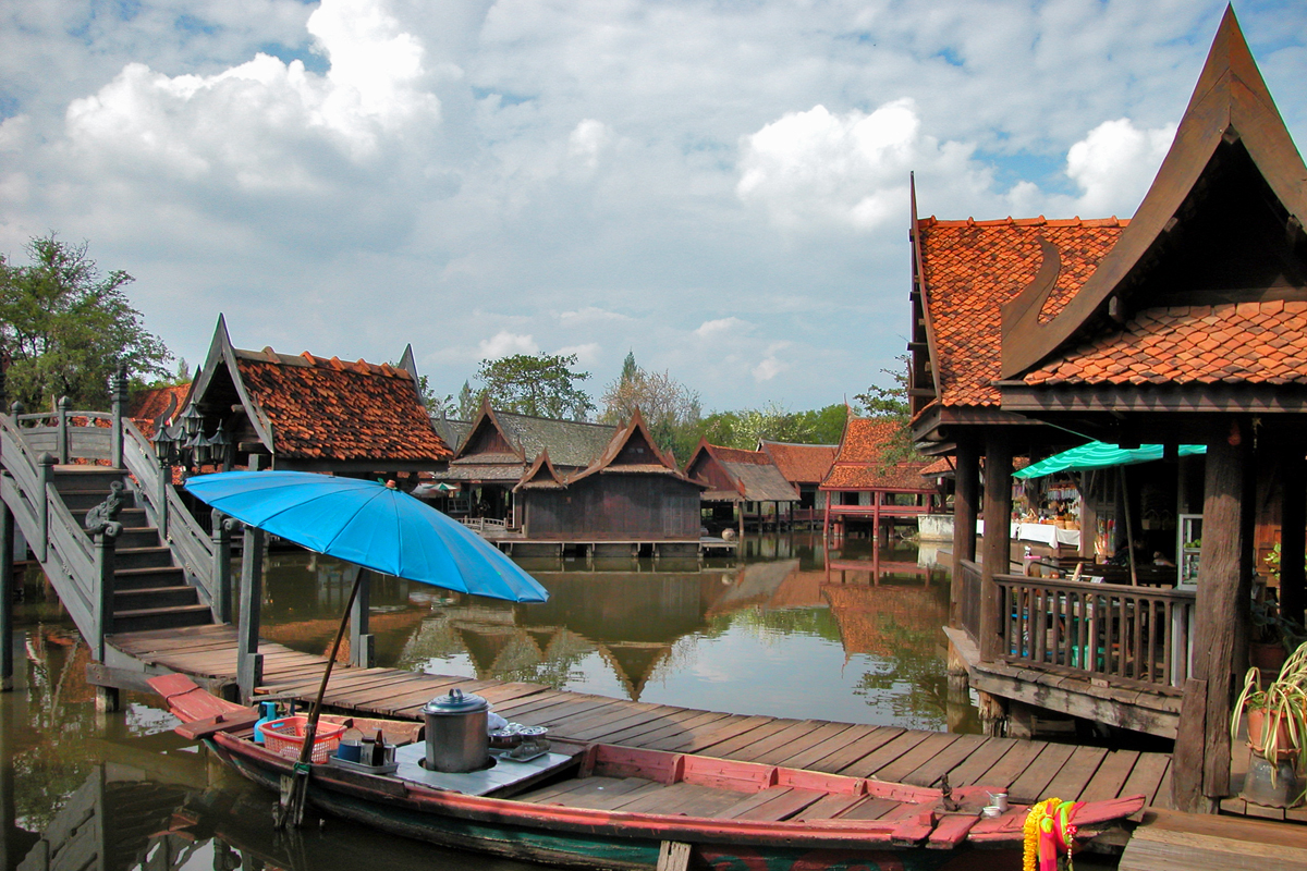 Floating market in Samut Prakan