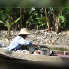 Floating Market, woman cooking @ 10am