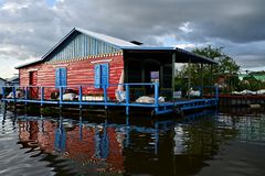 Floating villages - Schwimmende Dörfer