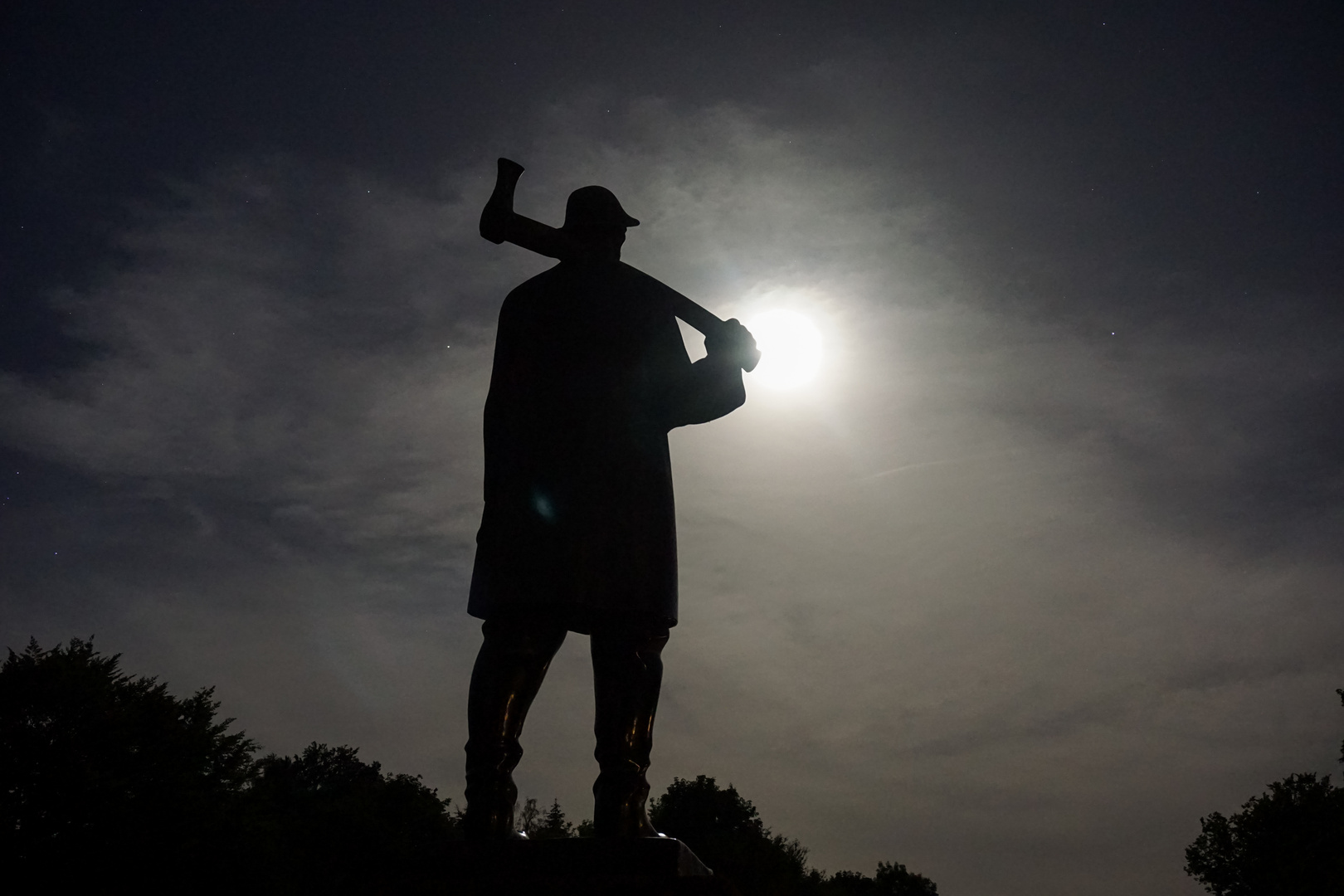 Flößer im Vollmond