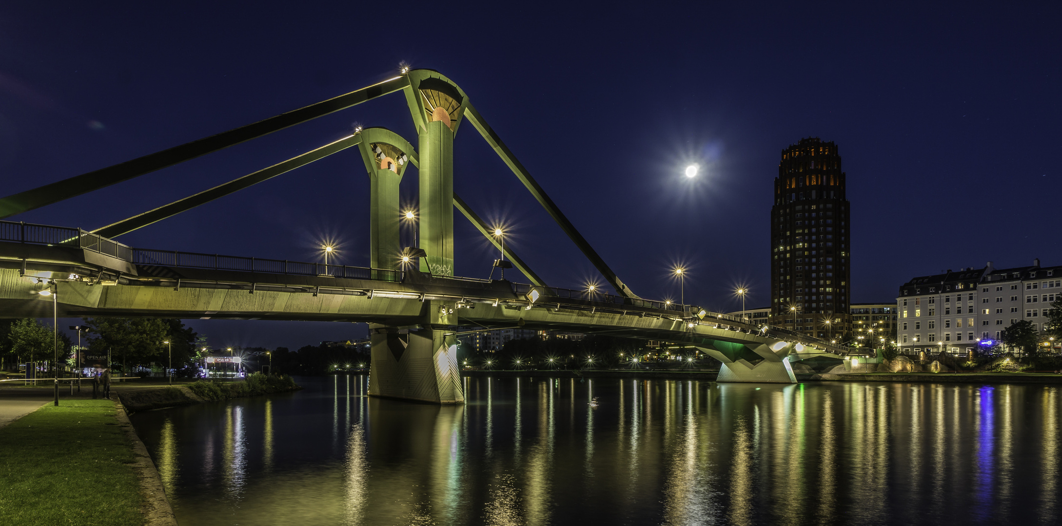 Flößerbrücke am Abend