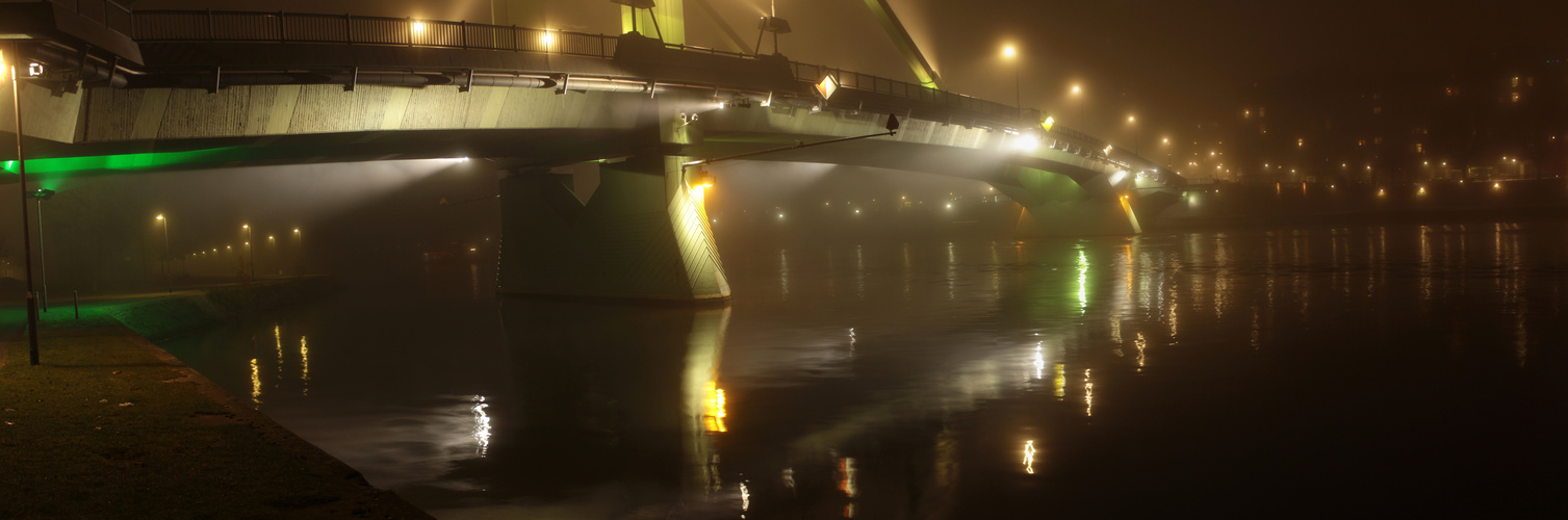 Flösserbrücke im Nebel