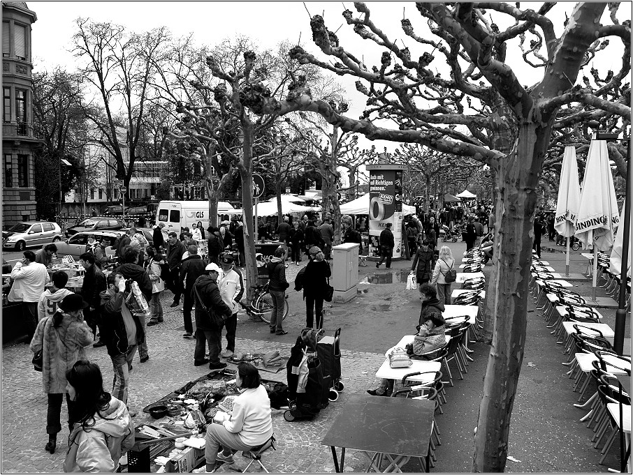 Flohmarkt - Gewusel