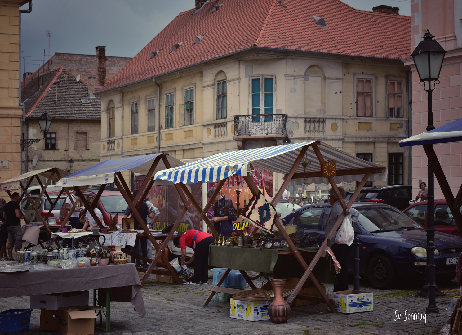 Flohmarkt in einer sehr alten Stadt