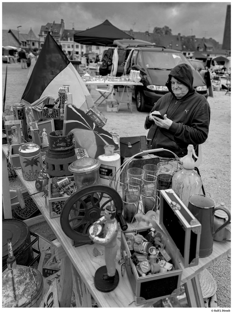 Flohmarkt in Pont L'Evéque (Normandie) 