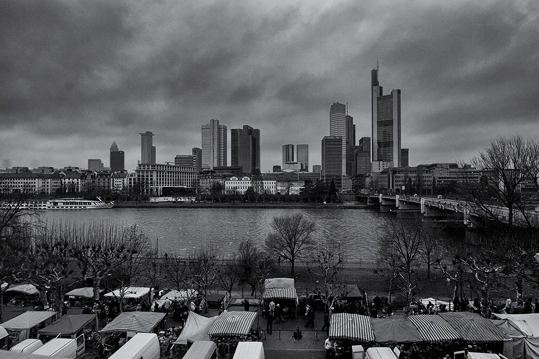 Flohmarkt mit Skyline