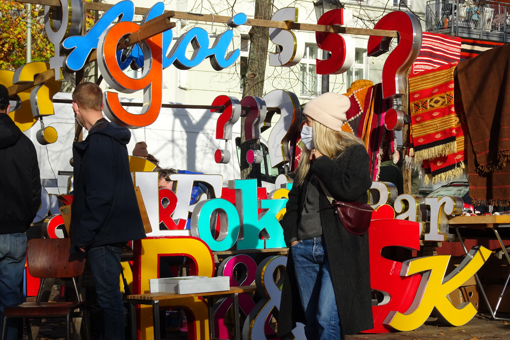 Flohmarkt - Streetphotography - Berlin 2020 - Fotograf Martin Fürstenberg - www.platyn.de